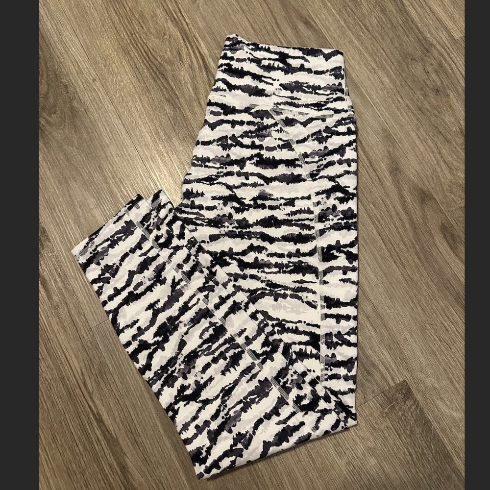 fabletics cropped leggings